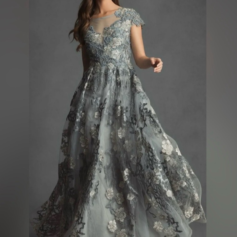 Mac Duggal NWT Seamist Green / Gray Floral Embroidered Maxi Gown 20294